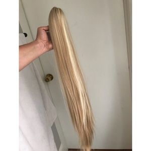 24” Clip In Ponytail